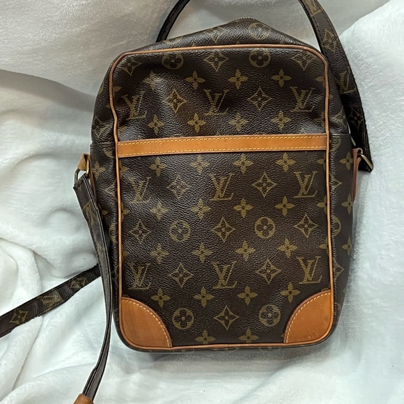 Louis Vuitton Brown Monogram cross shoulder Bag - Picture 1 of 11
